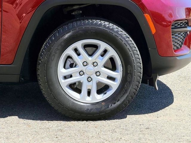 2023 Jeep Grand Cherokee Laredo 4x4