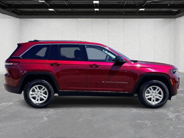 2023 Jeep Grand Cherokee Laredo 4x4