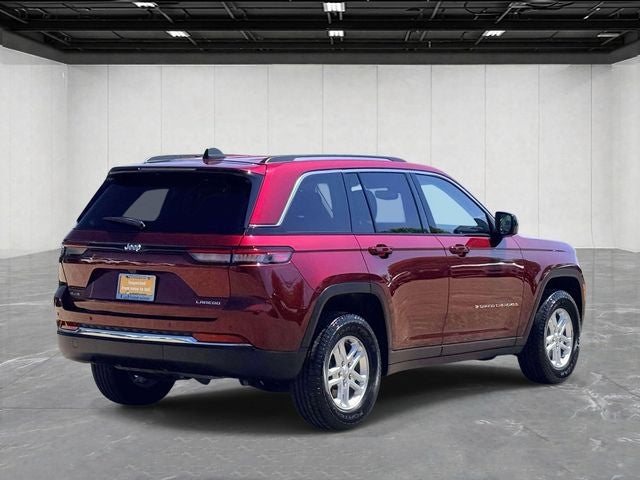 2023 Jeep Grand Cherokee Laredo 4x4