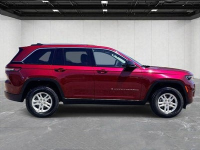 2023 Jeep Grand Cherokee Laredo 4x4