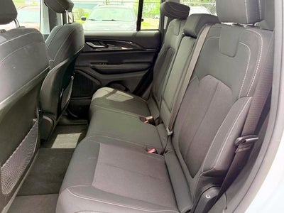2023 Jeep Grand Cherokee Laredo 4x4