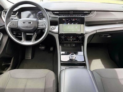 2023 Jeep Grand Cherokee Laredo 4x4