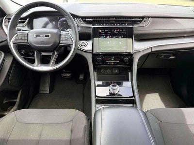 2023 Jeep Grand Cherokee Laredo 4x4