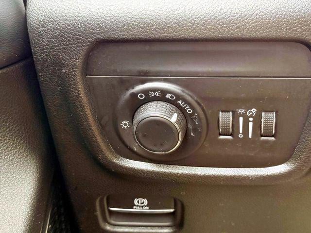 2023 Jeep Grand Cherokee Laredo 4x4