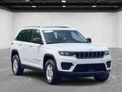 2023 Jeep Grand Cherokee Laredo 4x4