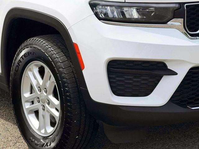 2023 Jeep Grand Cherokee Laredo 4x4