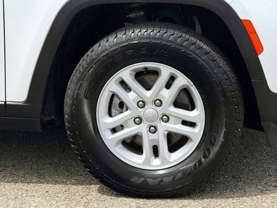 2023 Jeep Grand Cherokee Laredo 4x4