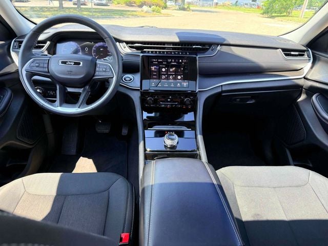 2023 Jeep Grand Cherokee Laredo 4x4