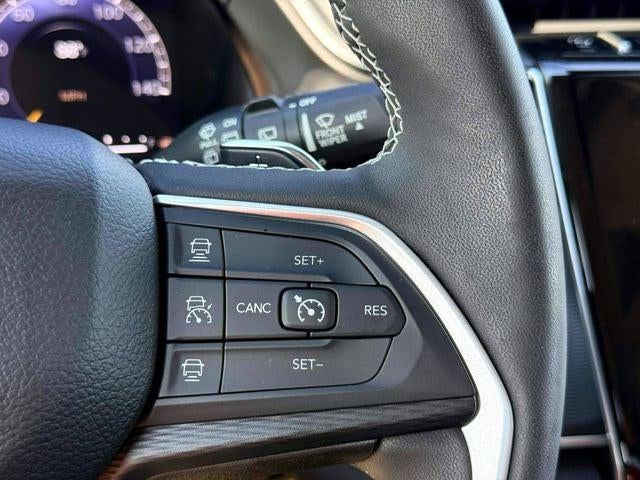 2023 Jeep Grand Cherokee Laredo 4x4