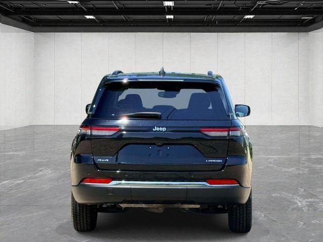 2023 Jeep Grand Cherokee Laredo 4x4
