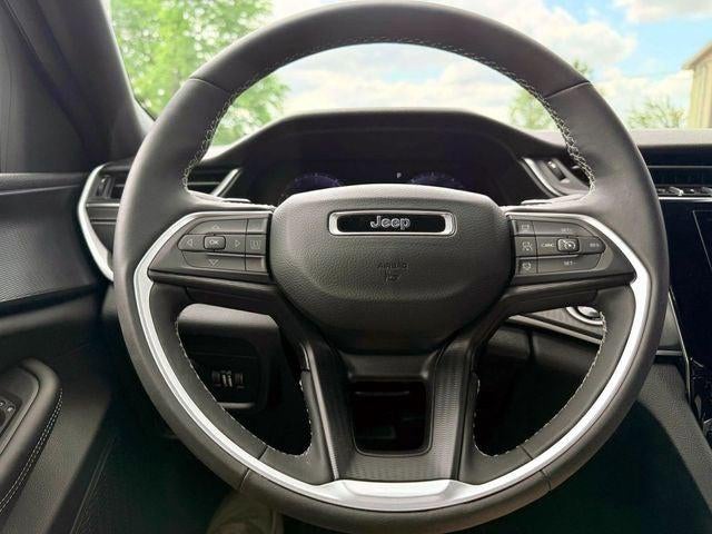 2024 Jeep Grand Cherokee L Laredo 4x4