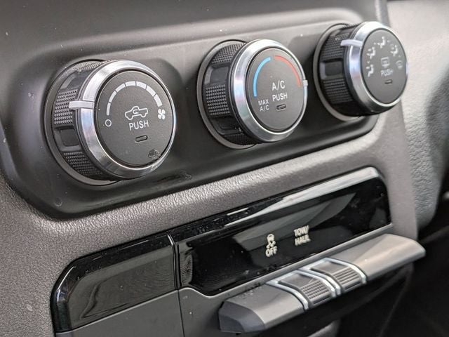 2021 RAM 1500 Big Horn Crew Cab 4x4 5'7' Box