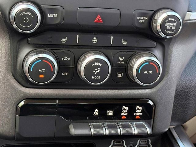 2020 RAM 1500 Big Horn Crew Cab 4x4 5'7' Box