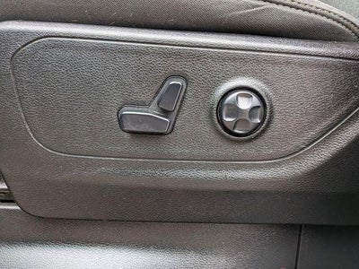 2020 RAM 1500 Big Horn Crew Cab 4x4 5'7' Box