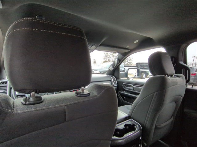 2020 RAM 1500 Big Horn Crew Cab 4x4 5'7' Box