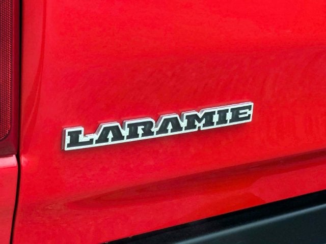 2019 RAM 1500 Laramie Crew Cab 4x4 5'7' Box