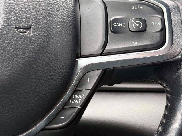 2019 RAM 1500 Laramie Crew Cab 4x4 5'7' Box