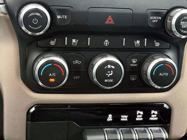 2019 RAM 1500 Laramie Crew Cab 4x4 5'7' Box