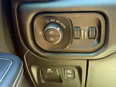 2024 RAM 1500 Laramie Crew Cab 4x4 5'7' Box