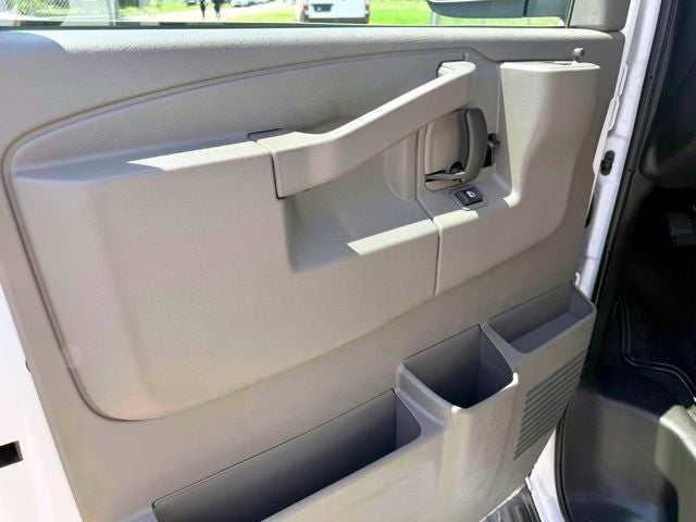 2025 Chevrolet Express Passenger RWD 3500 Extended Wheelbase LT