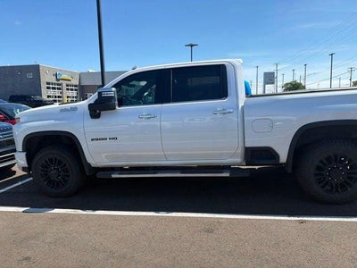 2022 Chevrolet Silverado 2500HD 4WD Crew Cab Standard Bed High Country