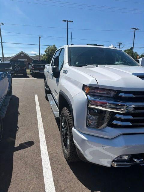 2022 Chevrolet Silverado 2500HD 4WD Crew Cab Standard Bed High Country