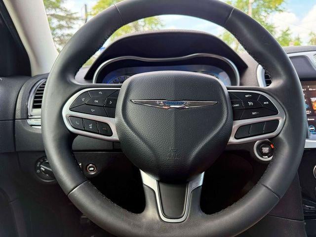 2023 Chrysler 300 Touring
