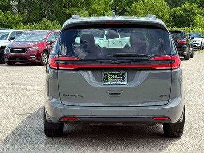 2022 Chrysler Pacifica Touring L AWD