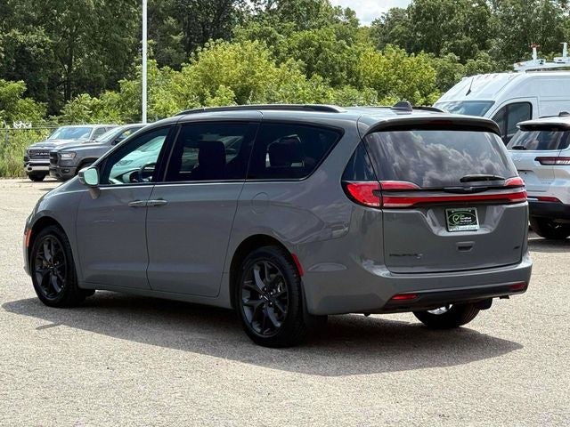 2022 Chrysler Pacifica Touring L AWD