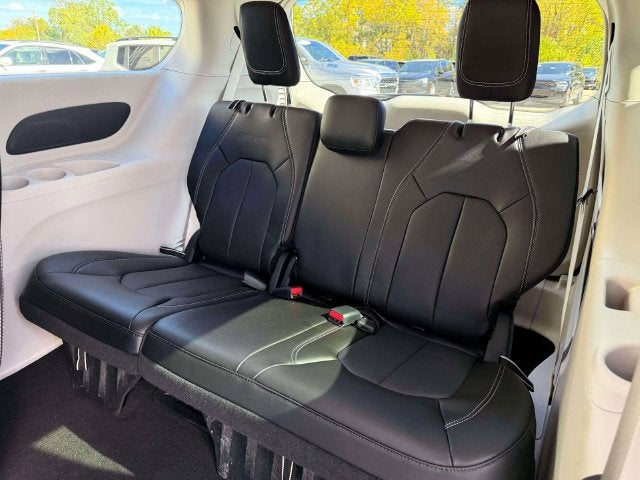 2023 Chrysler Pacifica Touring L AWD