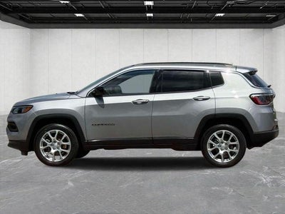 2024 Jeep Compass Latitude Lux FWD