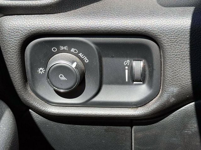 2021 RAM 2500 Tradesman Crew Cab 4x4 6'4' Box