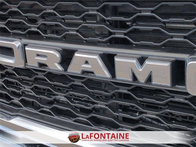 2022 RAM 2500 Tradesman Crew Cab 4x4 8' Box