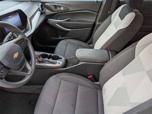 2025 Chevrolet Trax FWD LS