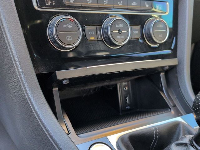 2017 Volkswagen Golf R 4-Door w/DCC & Navigation