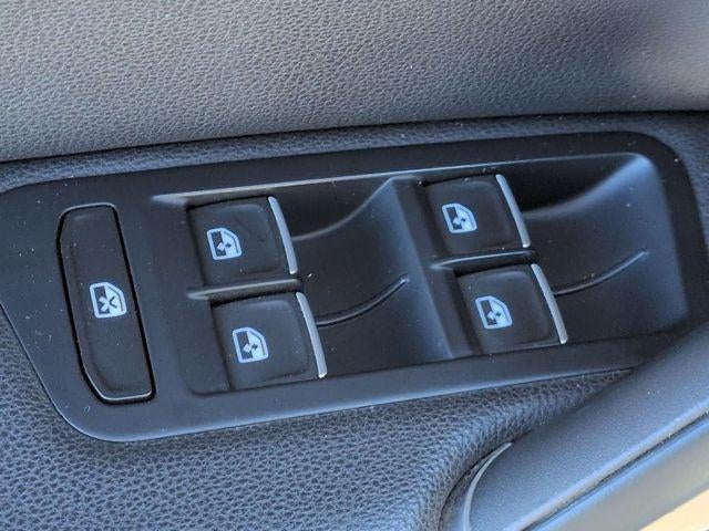 2017 Volkswagen Golf R 4-Door w/DCC & Navigation