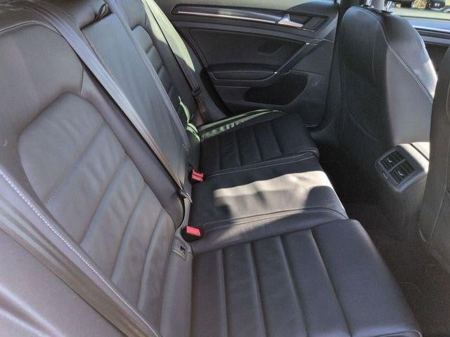 2017 Volkswagen Golf R 4-Door w/DCC & Navigation