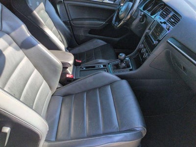 2017 Volkswagen Golf R 4-Door w/DCC & Navigation