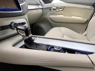 2018 Volvo XC90 T6 Momentum