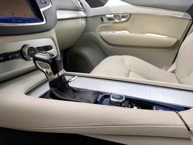 2018 Volvo XC90 T6 Momentum