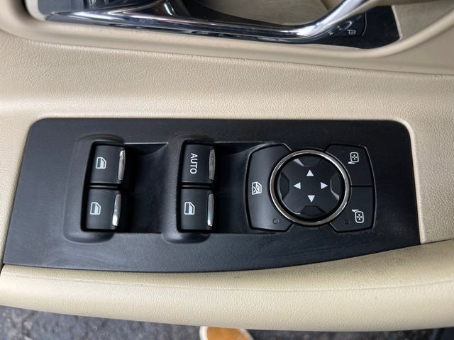 2017 Ford Taurus SE