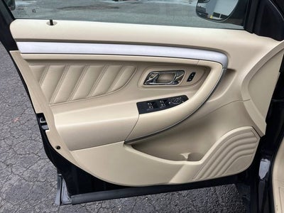2017 Ford Taurus SE