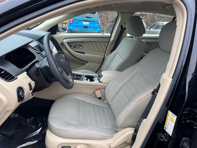 2017 Ford Taurus SE