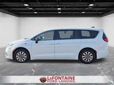 2024 Chrysler Pacifica Hybrid Select