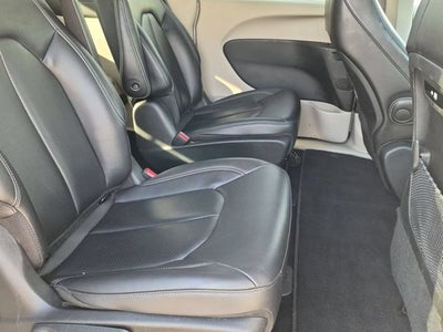 2024 Chrysler Pacifica Hybrid Select