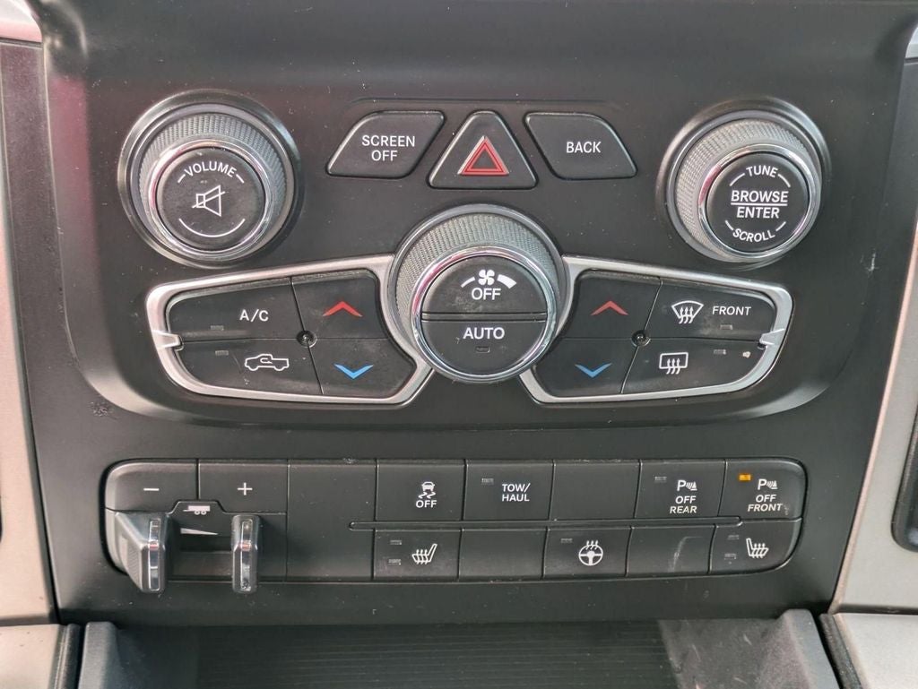 2018 RAM 1500 SLT