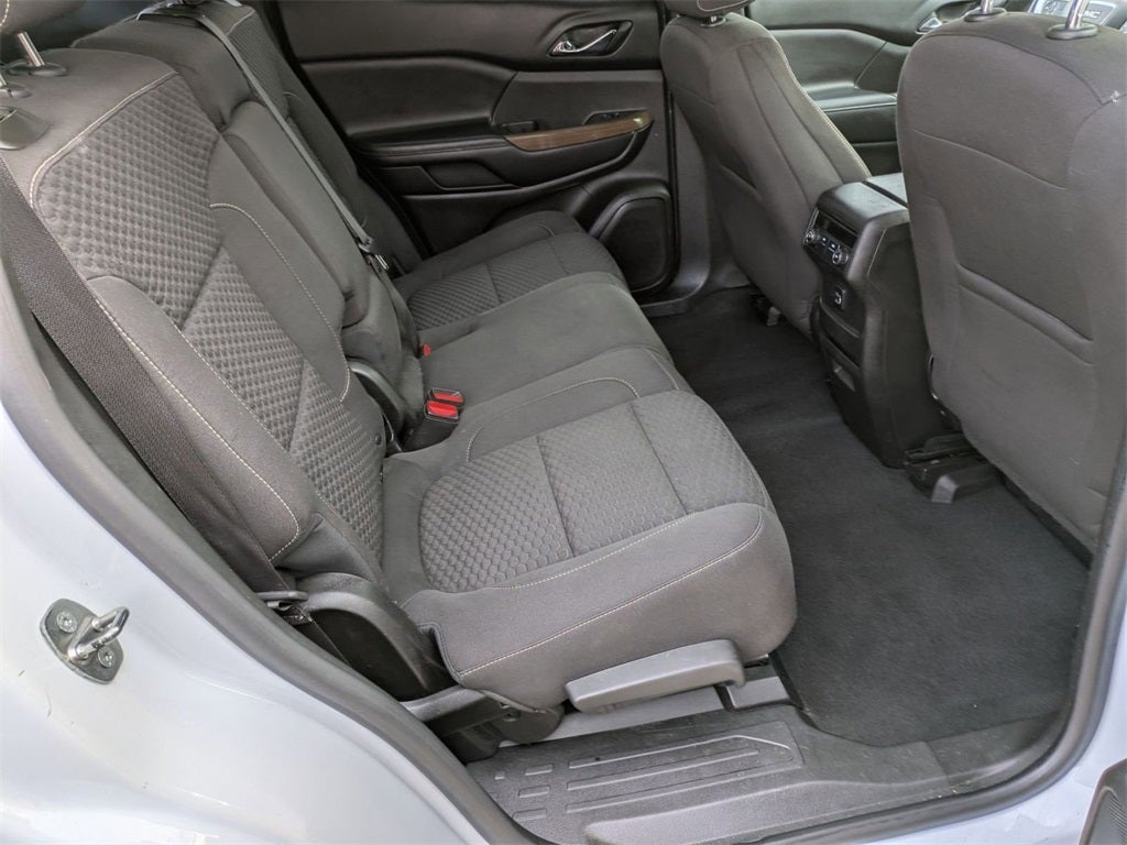 2017 GMC Acadia SLE-2