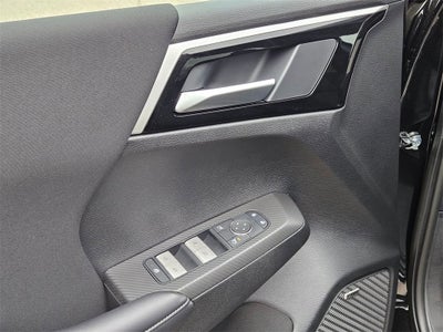 2025 Mitsubishi Outlander ES