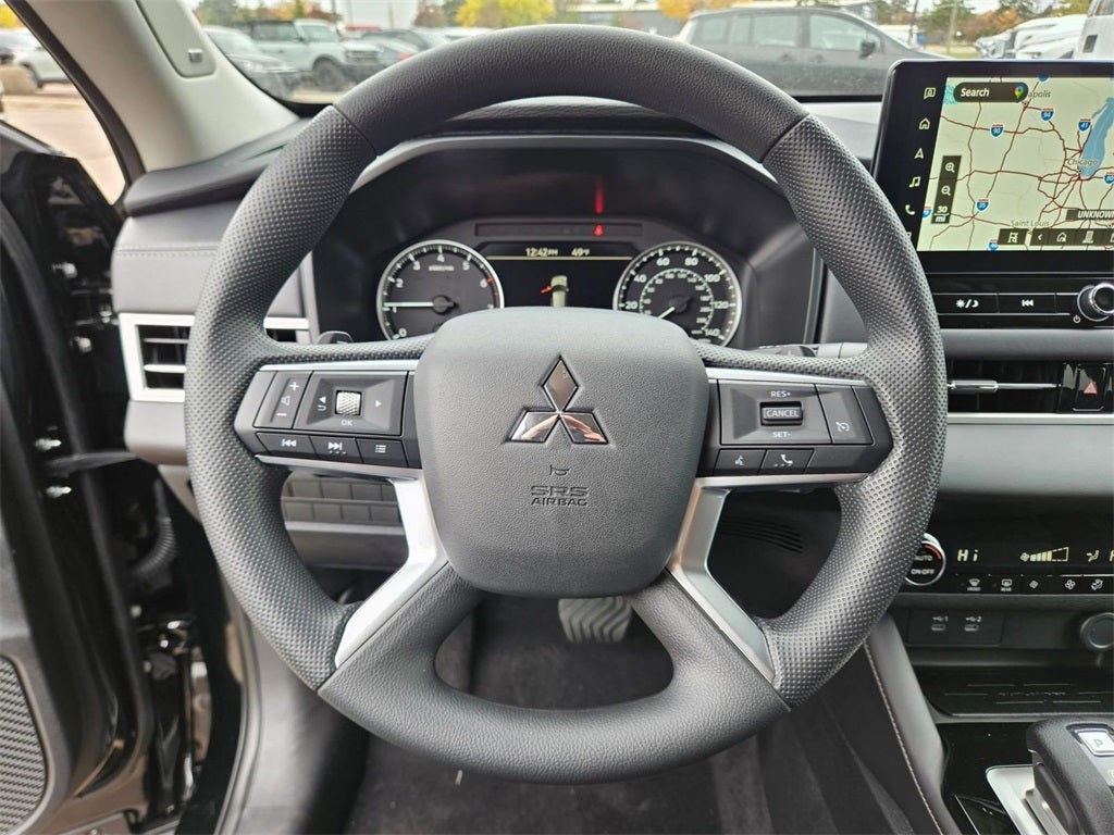 2025 Mitsubishi Outlander ES
