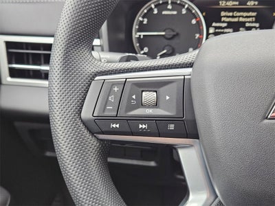 2025 Mitsubishi Outlander ES